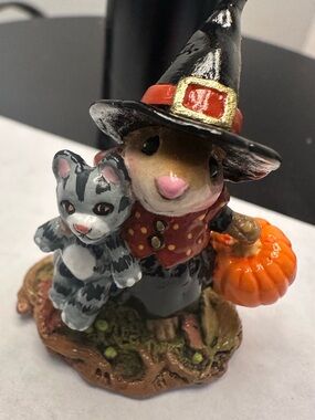 Wee Forest Folk Retired Halloween Handful M-652 hand painted collectible